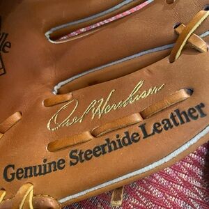 Louisville Slugger Baseball Glove